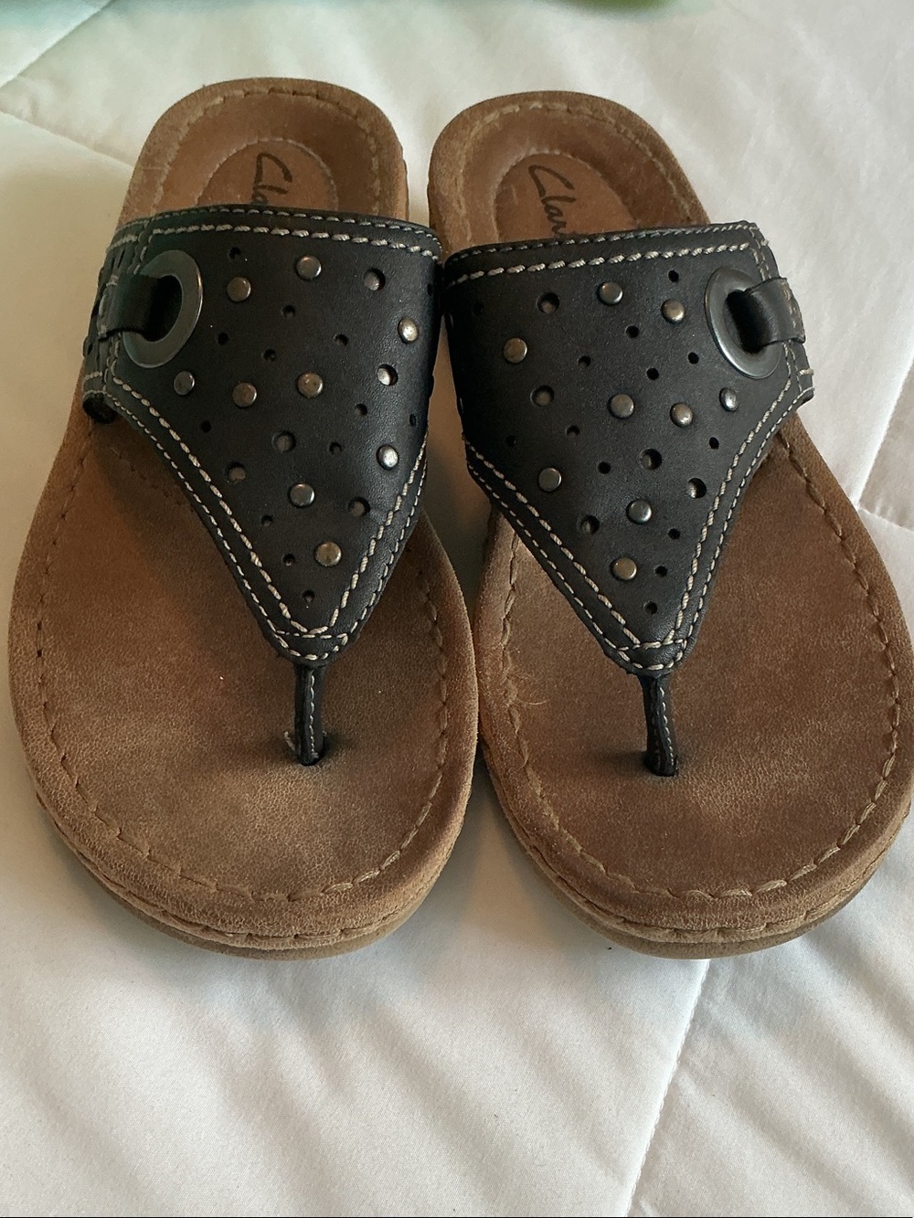 Clarks Black Leather Studded Thong Sandals - Picture 7 of 8